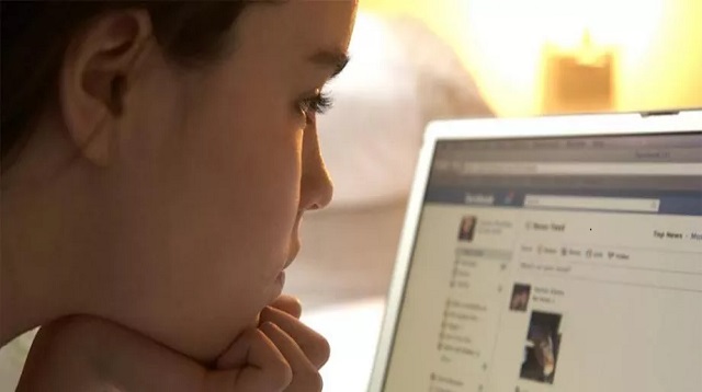 Cara Mengetahui Orang yang Melihat FB Kita tapi Bukan Teman