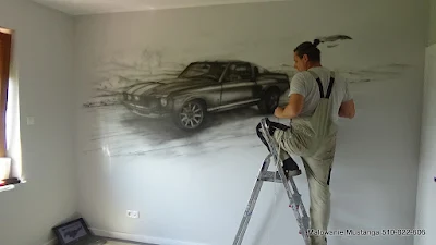 Malowanie auta na ścianie, mural o tematyce motoryzacyjnej