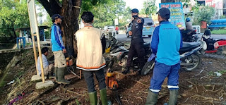 *Cegah Penularan Virus Covid-19, Sat Brimob Polda  Jabar Sambangi Petugas Kebersihan Untuk Sampaikan Protokol Kesehatan Dimasa PPKM*