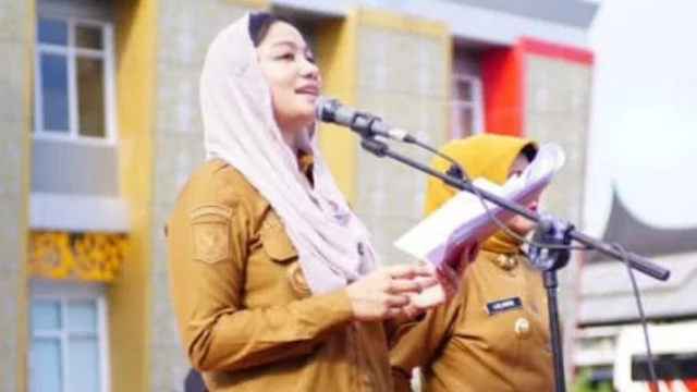 Pemkab Dharmasraya Gelar Apel Gabungan, Bupati Annisa Suci Rahmadani Tegur Keras Kepala Dinas PU