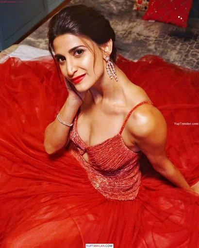 Aahana Kumra Sexy Bikini, Swimwear & Lingerie Pics