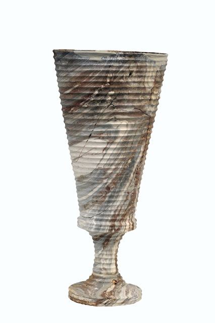 Λίθινο κύπελλο κοινωνίας από ασβεστόλιθο. Ανάκτορο Ζάκρου, 1450 π.Χ. [Credit: Αρχαιολογικό Μουσείο Ηρακλείου]