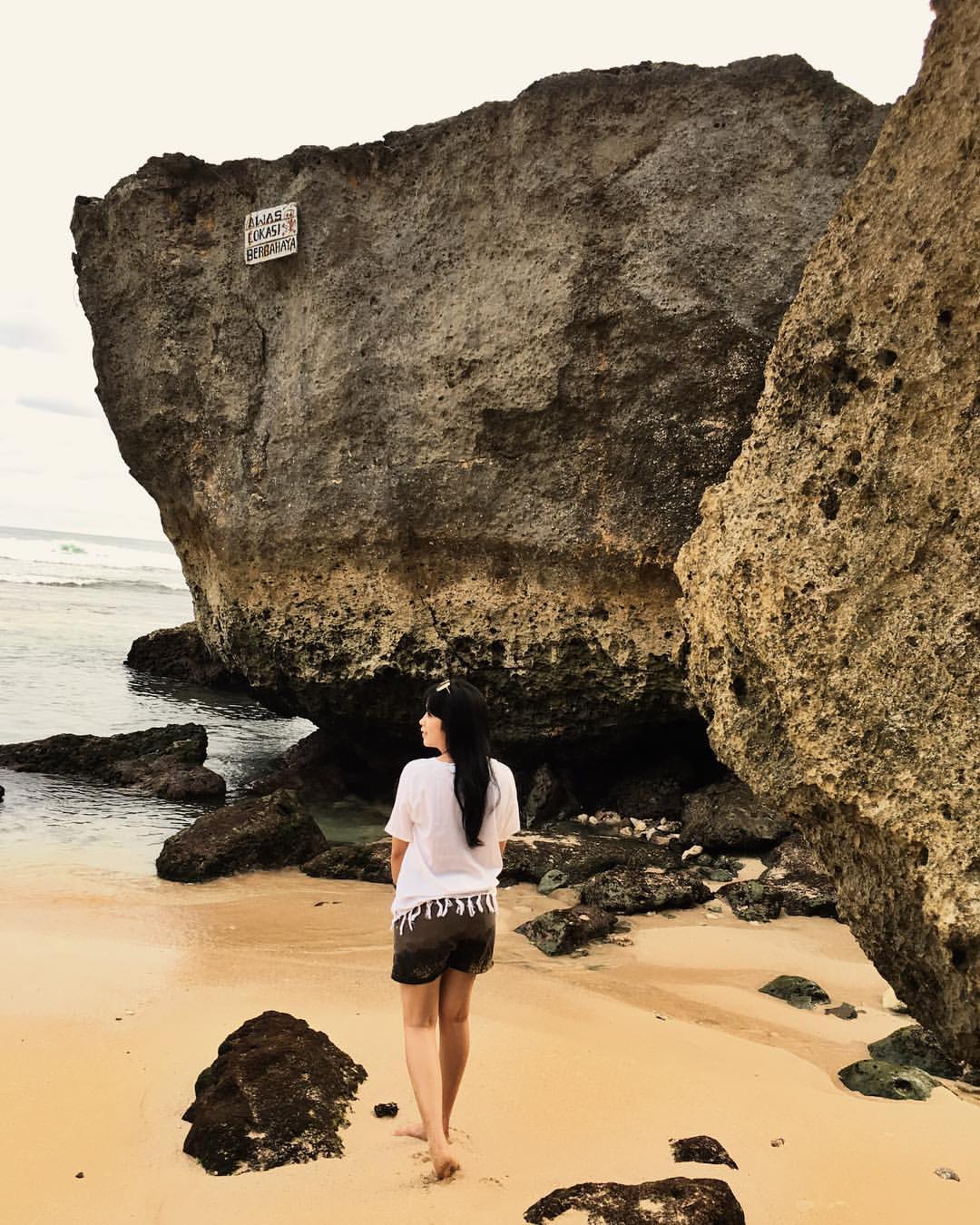 Pantai Indrayanti Gunung Kidul Yogyakarta