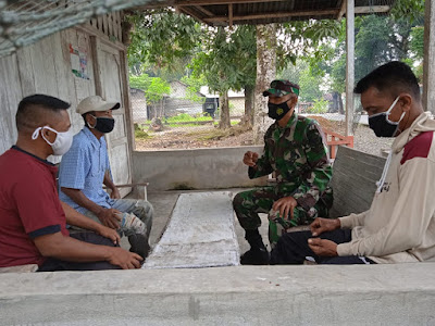 Rutinitas Babinsa Koramil 10/Woyla Barat Sertu Iswadi Selalu Hadir Di Tenggah - Tengah Warga Binaannya