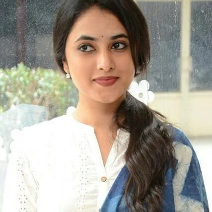 Priyanka Arul Mohan hot, Priyanka Arul Mohan sexy, Priyanka Arul Mohan hot and gorgeous looks