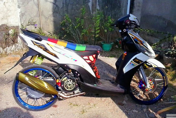 modifikasi motor mio j warna putih biru