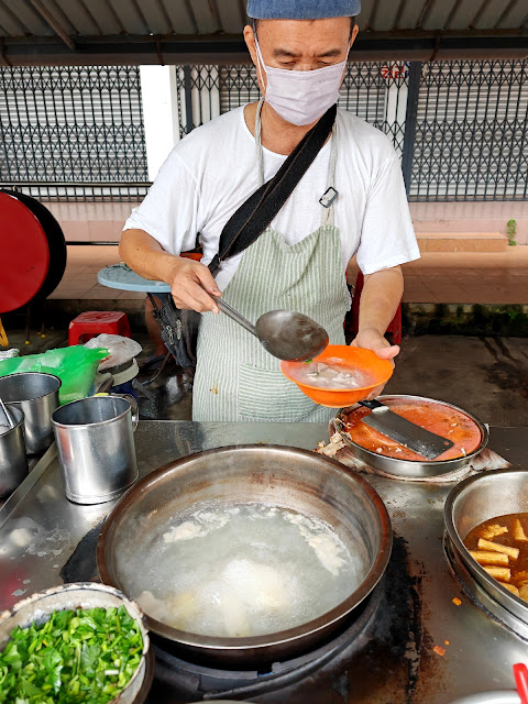 Ah_Khoon_Pig_Organ_Soup_Jalan_Pengkai_Batu_Pahat_Johor_阿坤卤肉饭_猪杂汤