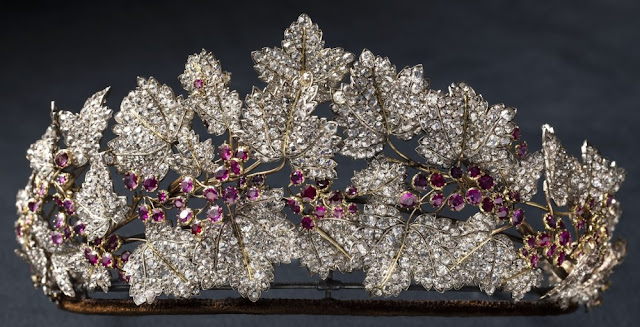 ruby parure tiara denmark queen desiree sweden crown princess mary