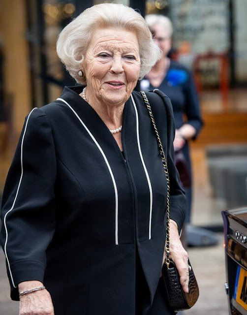 Princess Beatrix attended the celebration of the 40th anniversary of the Foundation for Recognition