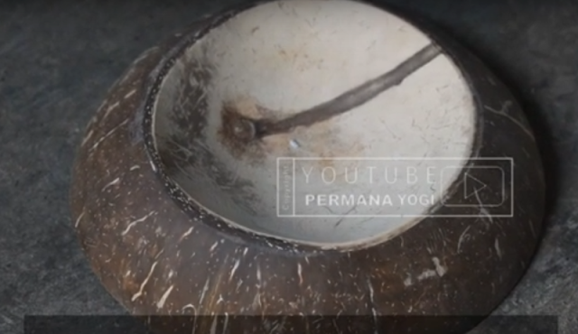 Cara Membuat ASBAK ROKOK yang SEDERHANA dari Tempurung Kelapa