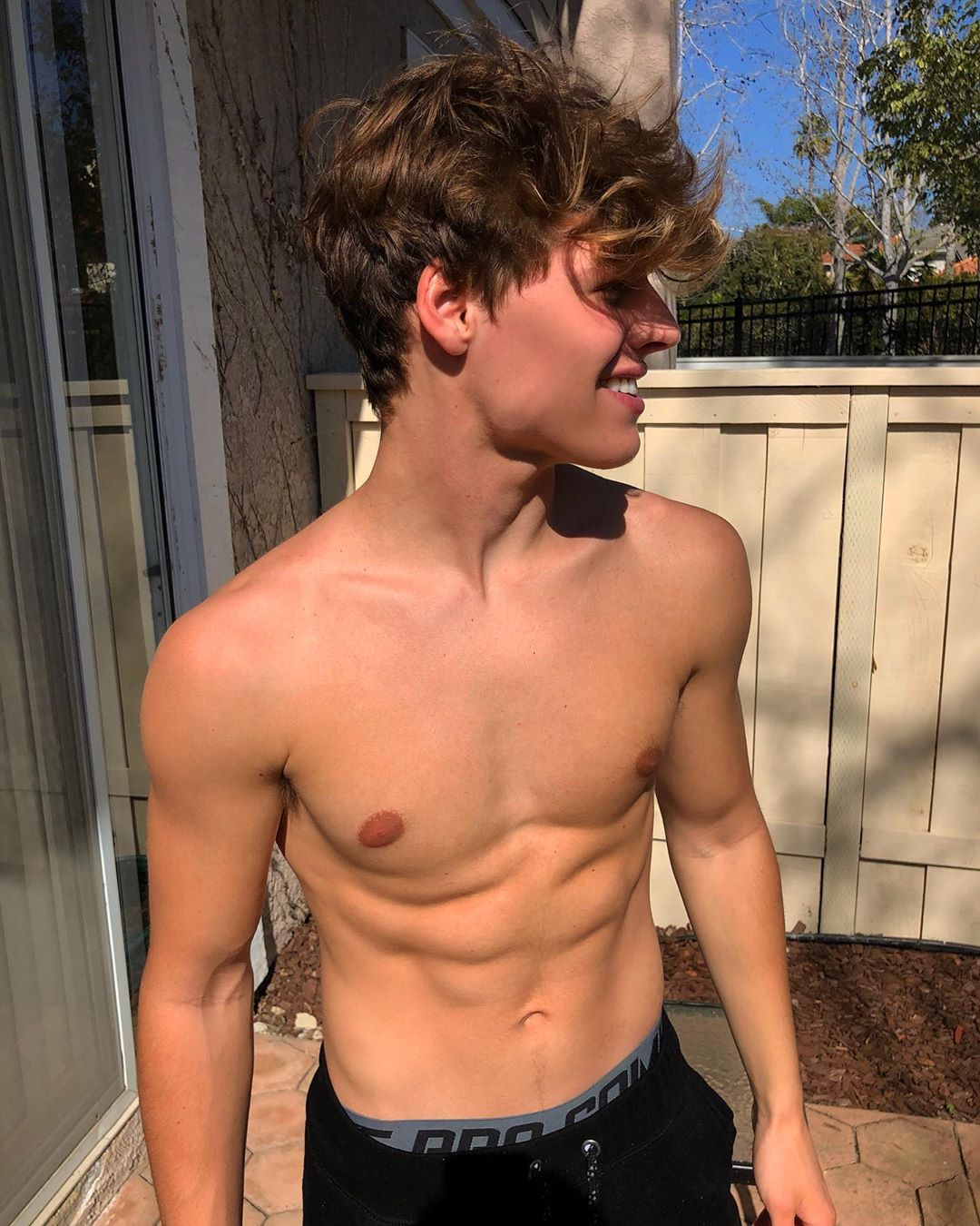 shirtless-fit-sexy-young-guy-cute-smile