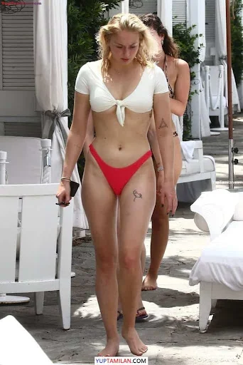 Sophie Turner Sexy Bikini and Lingerie Pictures