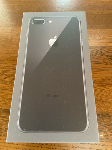 iPhone8 PLUS