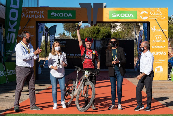 Óscar Pujol y Naima Madlen vencen la primera edición de la ŠKODA Titan Series Almería