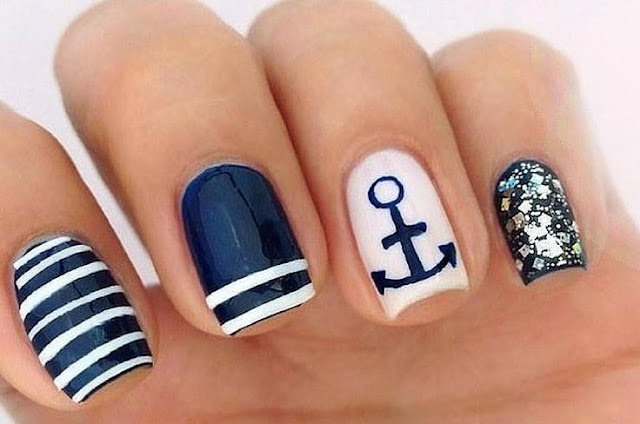 Nautical Chic Summer Acrylic Nail Ideas