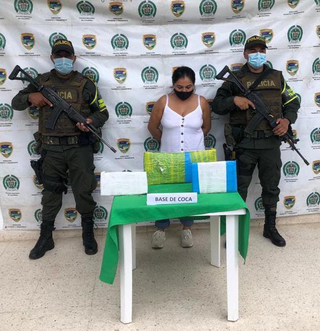 https://www.notasrosas.com/En la vía Aguaclara - Ocaña: detenida mujer que transportaba cocaína por valor de 12 millones de pesos