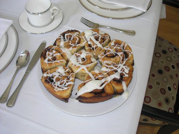 Quick Cinnamon Buns with Buttermilk Icing 1