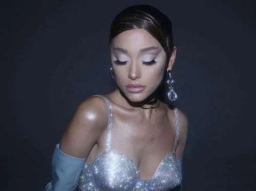 Ariana Grande Hapus Foto Pernikahan dengan Dalton Gomez di Instagram