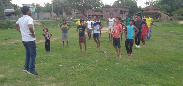 साहिबगंज नेहरू युवा केंद्र ने किया योग महोत्सव का आयोजन : फिटनेस का डोज - आधे घण्टे रोज