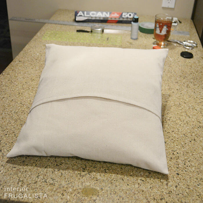 How to sew an easy envelope style pillow cover.