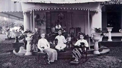 “Nusantara” dan Kolonisasi Tradisi Budaya Jawa oleh Orang Belanda