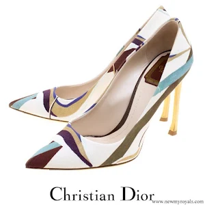 Queen Rania wore Dior Cream Abstract Print Canvas Pointed Toe Pumps