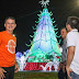 Prefeitura entrega árvore de Natal na bola do Produtor