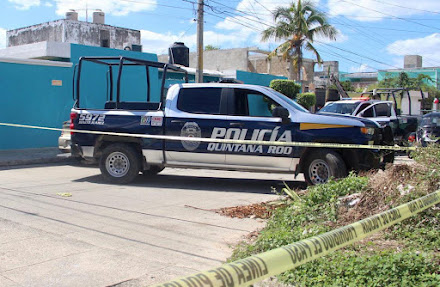 Par de sicarios sorprenden a mecánico y lo asesinan a tiros desde motocicleta en Cancún