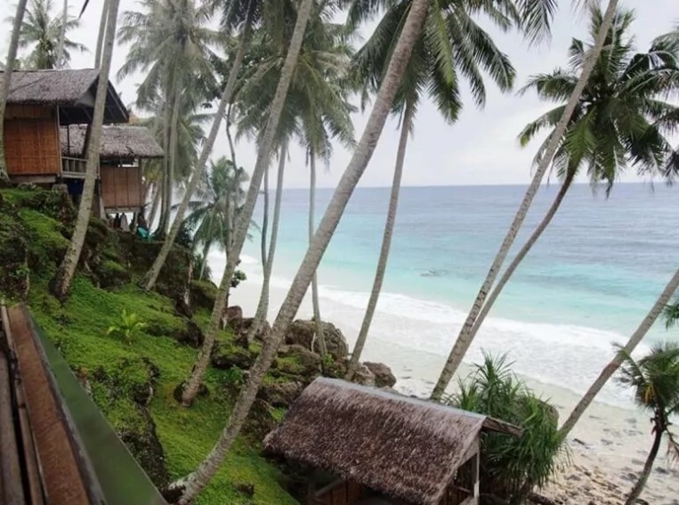 Pantai Sumur Tiga