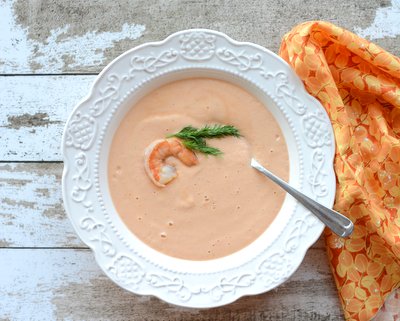 Quick 'n' Easy Shrimp Bisque ♥ KitchenParade.com, here puréed, all delicious.