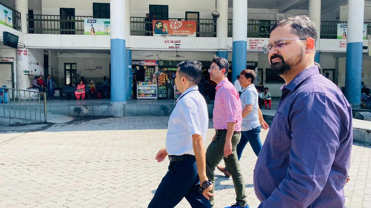 HRTC MD inspected Chamba bus station and workshop, map of parking complex finalized