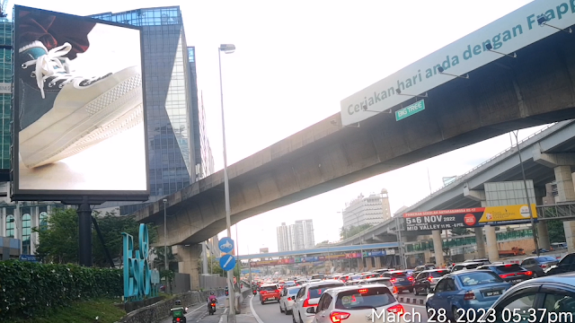 Converse Ad Federal Highway Digital Screen Advertising Malaysia Digital Out of Home Advertising Kuala Lumpur
