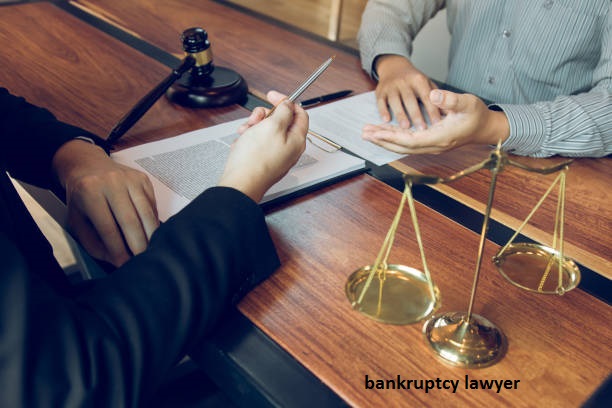 Can a bankruptcy lawyer negotiate with creditors?