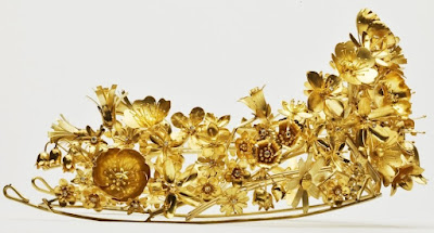 naasut tiara denmark queen margrethe nicholas appel gold floral