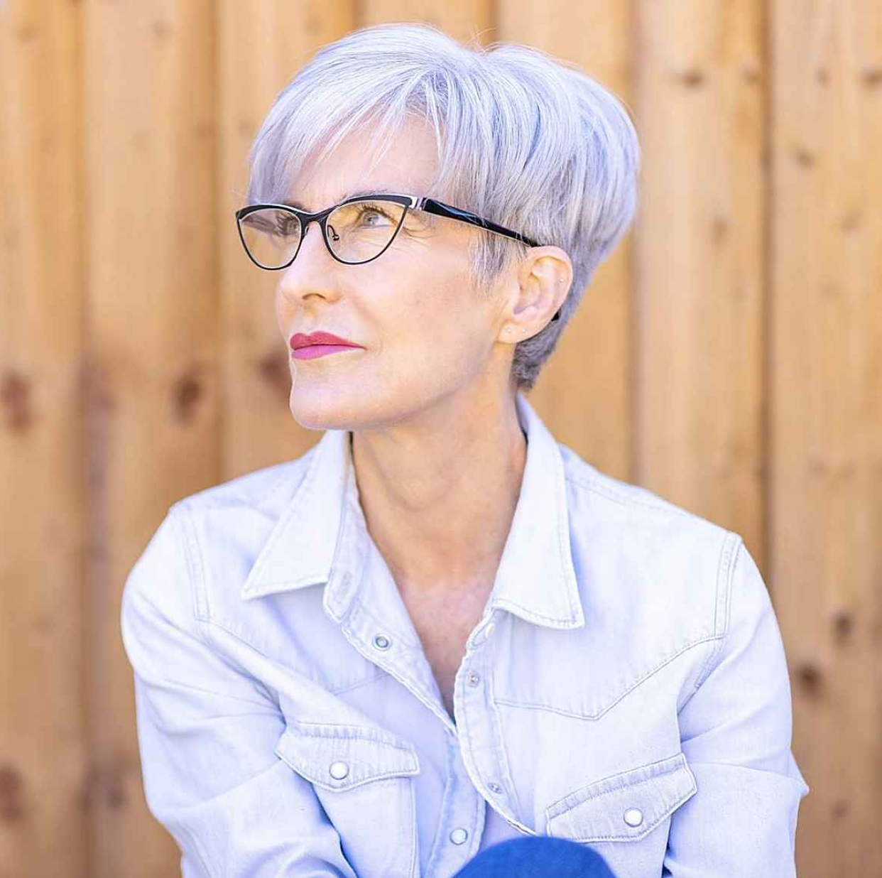 hairstyles for women over 70 with glasses