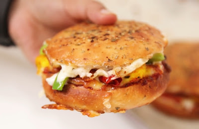 How to make pizza burgers step by step