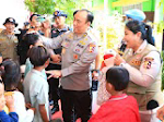 As-SDM Kapolri dan Rombongan Hibur Anak-anak Korban Banjir Demak di Posko Trauma Healing