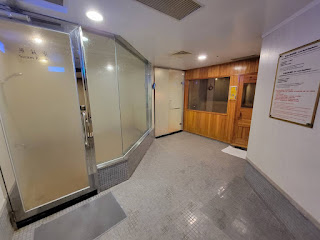 台中商旅飯店,親子飯店推薦以及實住經驗，位於市中心的長榮桂冠酒店算是老牌星級飯店,裡面硬體維護的不錯,也有新設立的親子遊戲室和星光游泳池,距離台中中央公園和台中科博館都很近.