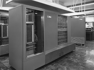Memoria central IBM 704