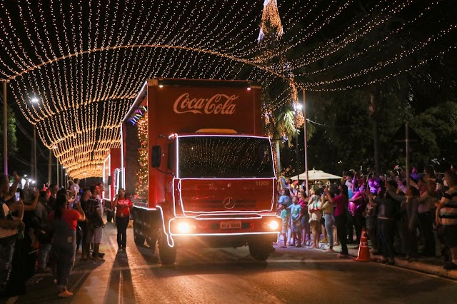 Caravana da Coca-Cola passa por Senador Canedo