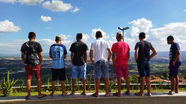  Adolescentes do Semiliberdade de Juazeiro do Norte visitam a Colina do Horto
