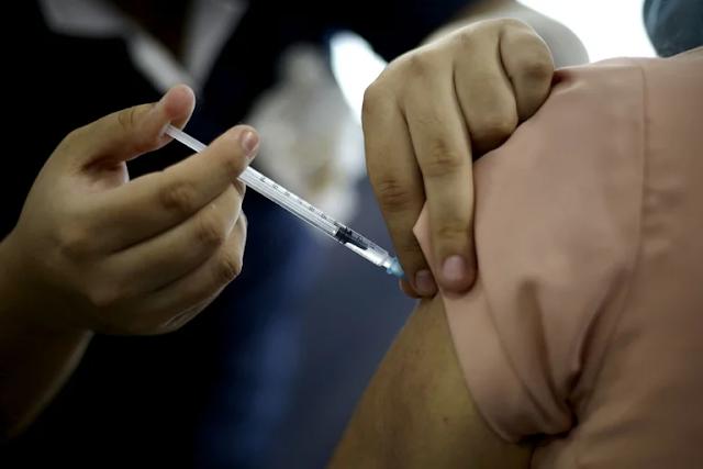 Un amplio estudio descartó que las vacunas contra el COVID estén vinculadas a muertes