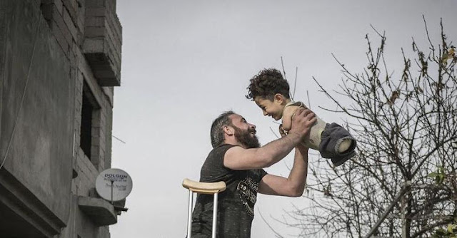 Это фото отца с ребенком победило в фотоконкурсе в Сиене