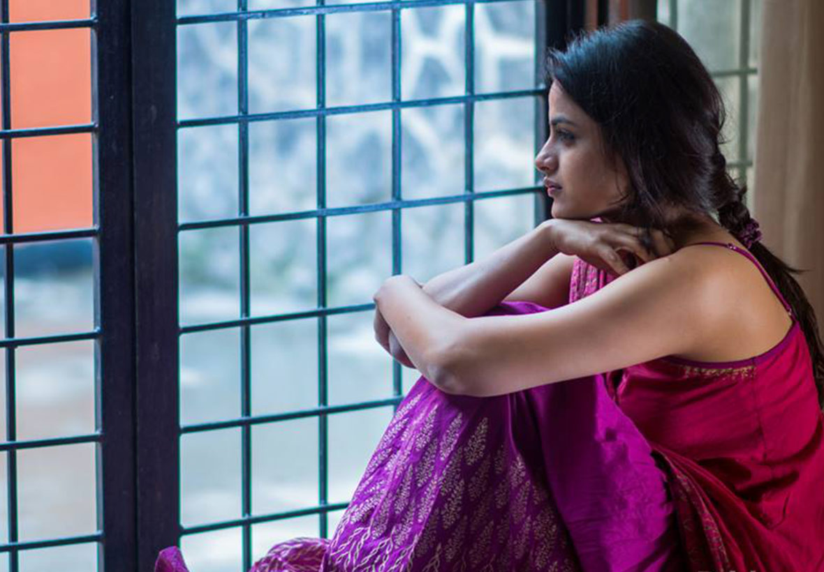 Marathi Actress Neha Mahajan Sexy Hot Photos & Images Navel Queens