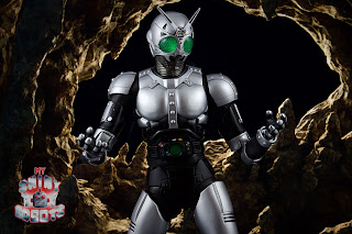 S.H. Figuarts -Shinkocchou Seihou- Shadow Moon 16