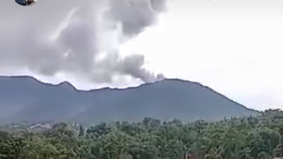 Gunung Marapi Kembali Erupsi Rabu Dini Hari, Bandara BIM Close Lagi