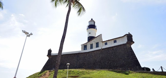 Salvador: Turista isralense é esfaqueado na Barra, reage e imobiliza assaltante