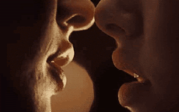 Passionate kissing gifs on the lips! / Поцелуи гиф страстные в губы!