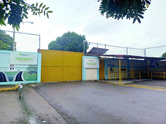 Filtraciones en cárcel mujeres de Santiago fueron informadas desde hace tres años