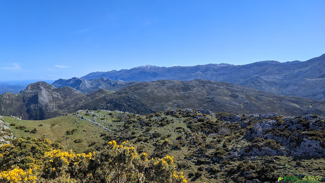 Camperas bajando del Cerro Llabres